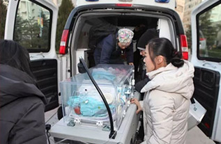 塔什库尔干塔吉克妇婴监护型护送
